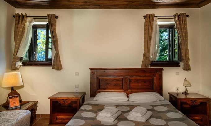 Potamia Apartment | Apartment 'Erato' with Mountain View, Private Terrace and Wi-Fi