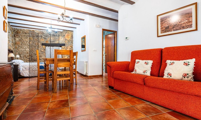 La Pobla de Benifassa Apartment | Apartment 'Loft Cuco' with Mountain View and Wi-Fi