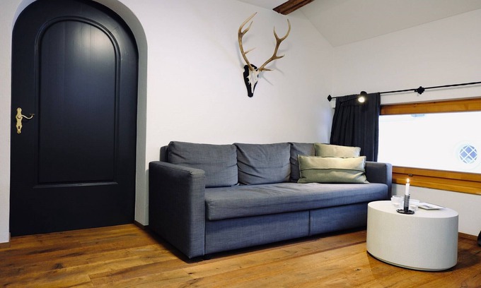 Samedan Apartment | Apartment Euforia - Elegant 2-Room Apartment