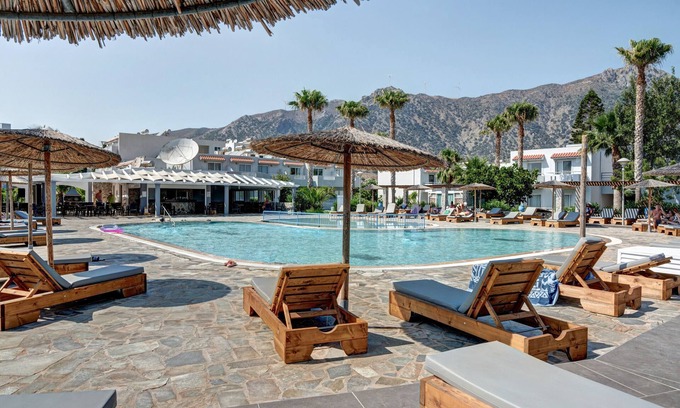 Kardamena Apartment | Apartment 'Evripides Family One -bedroom 3' with Shared Pool, Shared Garden and Air Conditioning