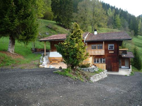 Latterbach Apartment | Apartment Ferienhaus Niesen View by Interhome