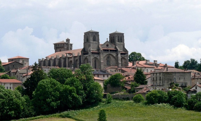 La Chapelle-Geneste Apartment | Apartment for 5 people, in Auvergne, near La Chaise-Dieu