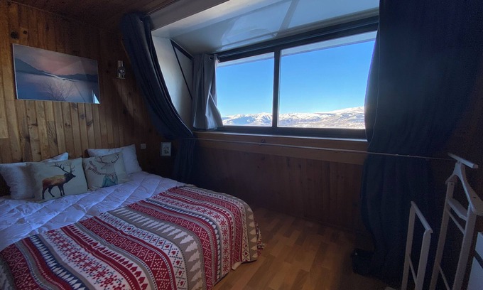 Eyne 2600 Apartment | Apartment facing the mountains -la Belle étoile