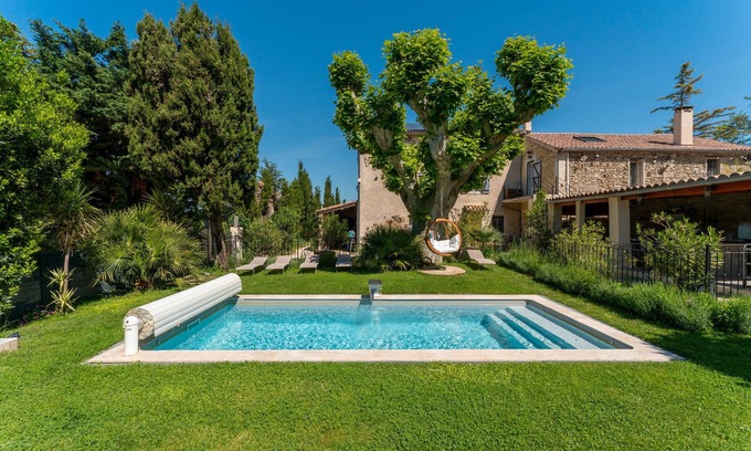 Avignon Apartment | Apartment 'Fanny' with Shared Pool, Wi-Fi and AC