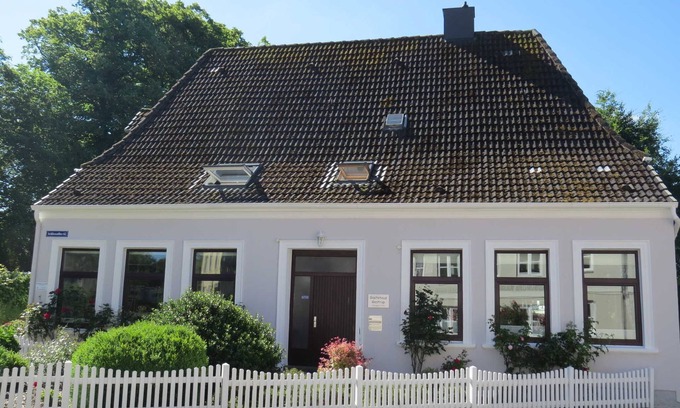 Gluecksburg Apartment | Apartment 'Ferienwohung Vaxholm' with Shared Garden and Wi-Fi