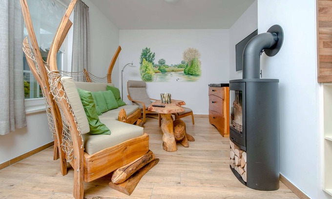 Neuendorf Apartment | Apartment 'Ferienwohnung Fliess' with Private Terrace and Wi-Fi