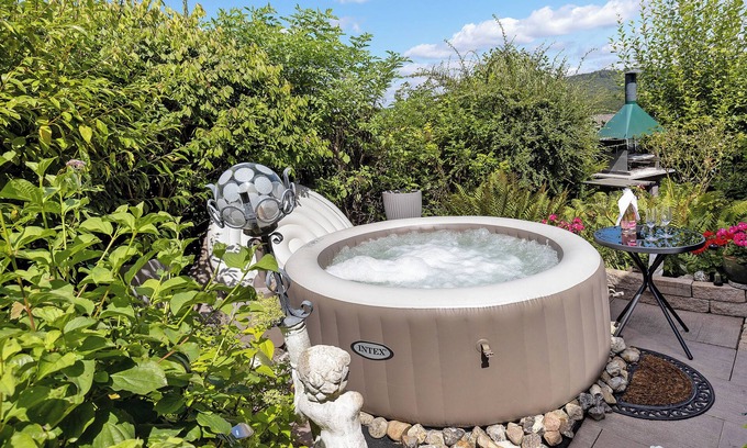 Barbis Apartment | Apartment 'Ferienwohnung Harzer Bergblick' with Private Pool, Private Terrace and Wi-Fi