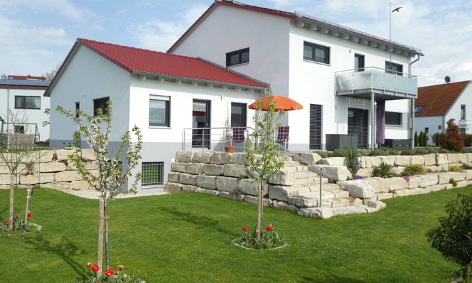 Gunzenhausen Apartment | Apartment 'Ferienwohnung Birnbaum' with Private Terrace, Shared Garden and Wi-Fi