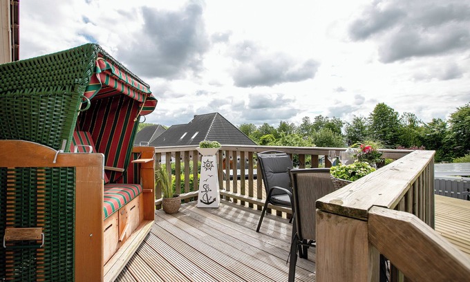 Ostenfeld Apartment | Apartment 'Ferienwohnung Huus 39' with Shared Garden, Balcony and Wi-Fi