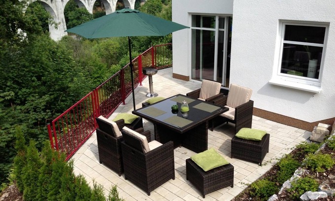 Willingen Apartment | Apartment 'Ferienwohnung Viadukt' with Mountain View, Private Terrace and Wi-Fi
