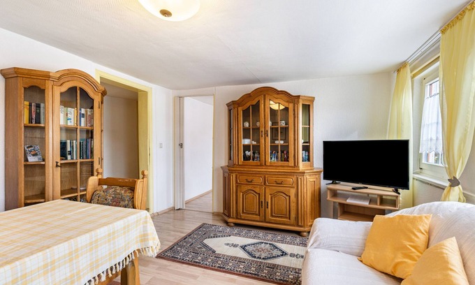 Albstadt Apartment | Apartment 'Ferienwohnung 201' with Shared Garden and Wi-Fi