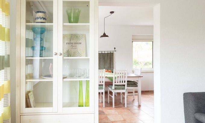 Schotten Apartment | Apartment 'Ferienwohnung Amsel' with Shared Terrace, Shared Garden and Wi-Fi