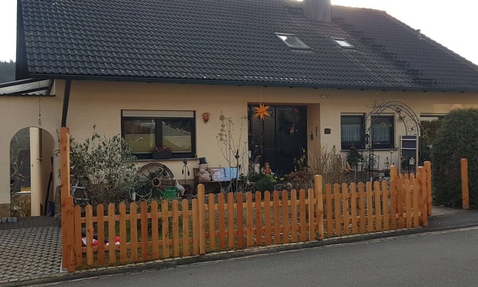 Eltmann Apartment | Apartment 'Ferienwohnung Karin' with Shared Garden, Balcony and Wi-Fi