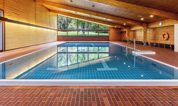Reichenau Apartment | Apartment "Fetscher 2" with Lake View, Pool, Sauna & Wi-Fi