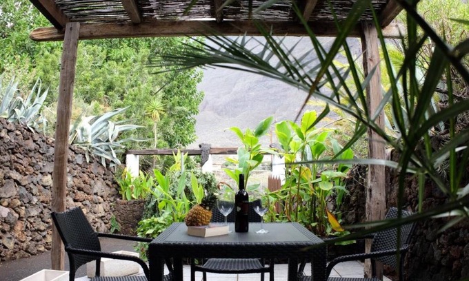 Las Puntas Apartment | Apartment 'Finca Wapa -Rústico' with Sea View, Wi-Fi and Air Conditioning