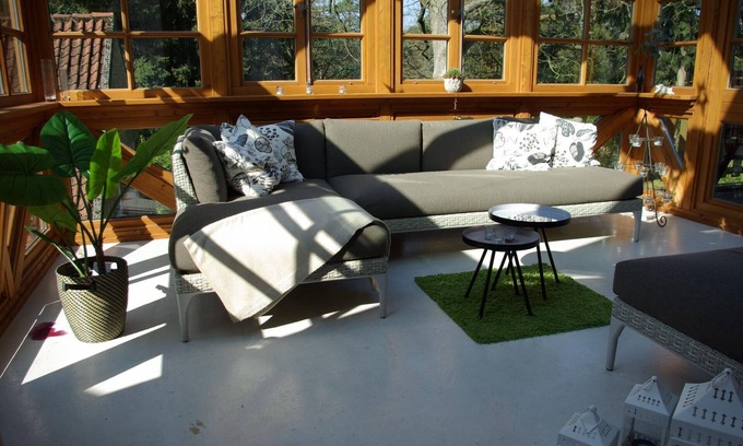 Bleckede Apartment | Apartment flooded with daylight, with a large conservatory and two balconies