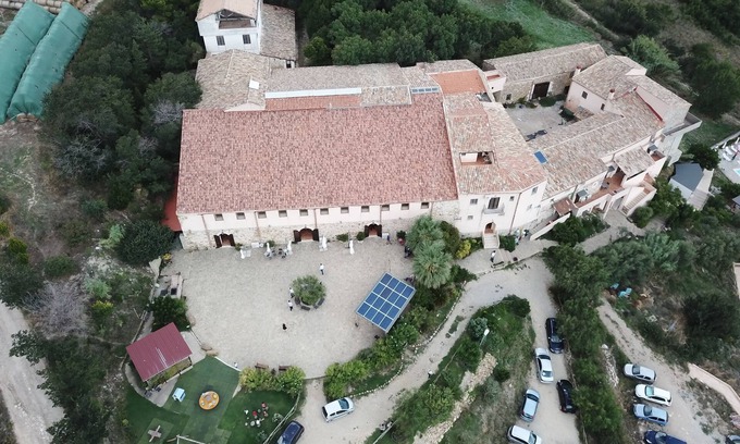 San Giuseppe Jato Apartment | Apartment for two people inside a masseria