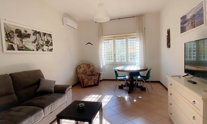 Quartiere XXII Collatino Apartment | Apartment for 4 in via Tiburtina, Wi-Fi, A/C