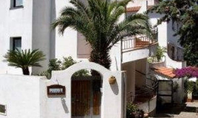 Ischia Porto Apartment | Apartment for 4 people in a residence in the center of Ischia Porto