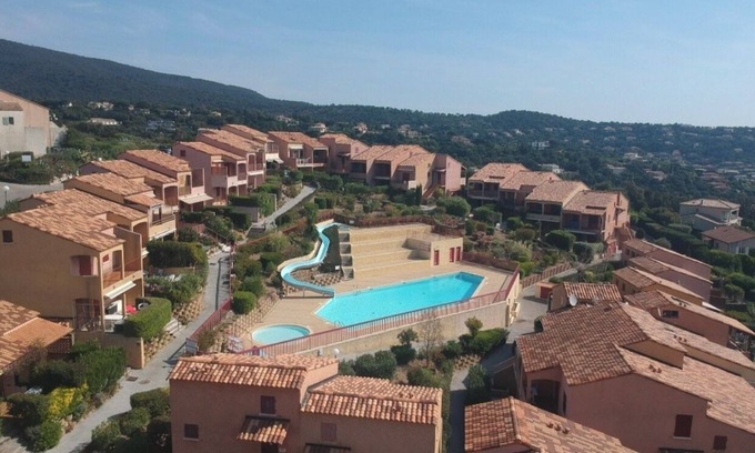 Cavalaire-sur-Mer Apartment | Apartment for 4 people with sea view in Cavalaire sur mer