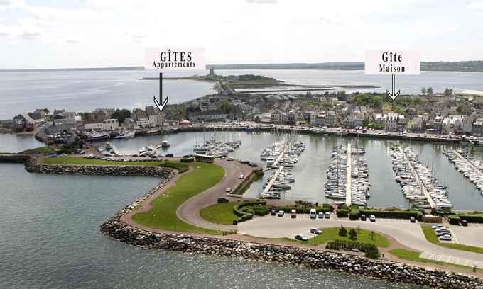 Saint-Vaast-la-Hougue Cottage | apartment on the port of st vaast with terrace sea view classified 3 stars