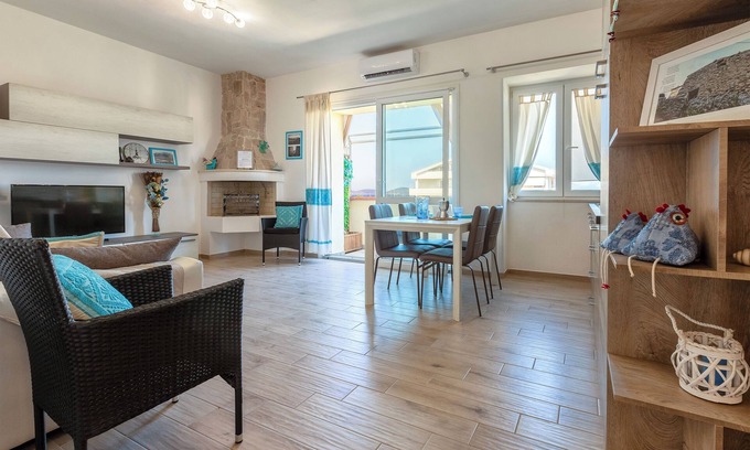 Pivarada Apartment | Apartment 'Fronte Porto' with Sea View, Wi-Fi and Air Conditioning