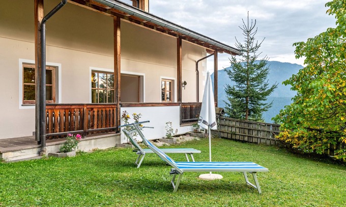 Laion Apartment | Apartment 'Funtnatsch' with Mountain View, Private Terrace and Wi-Fi