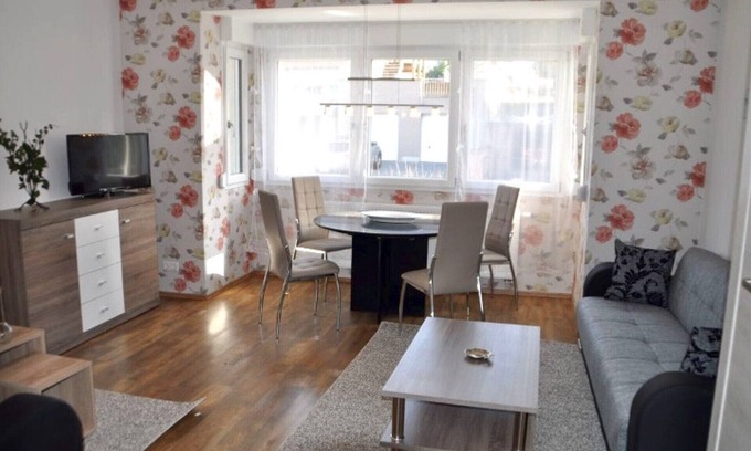 Offenheim House | Apartment, garden, courtyard, Rheinhessen, close to the forest