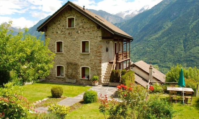 Leontica Apartment | Apartment Gemma in Leontica - 4 persons, 2 bedrooms