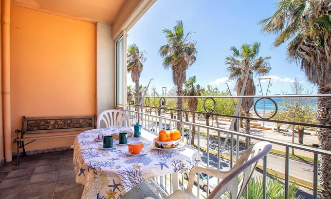 Pivarada Apartment | Apartment "Giallo Celeste" with Sea View, Balcony & Wi-Fi