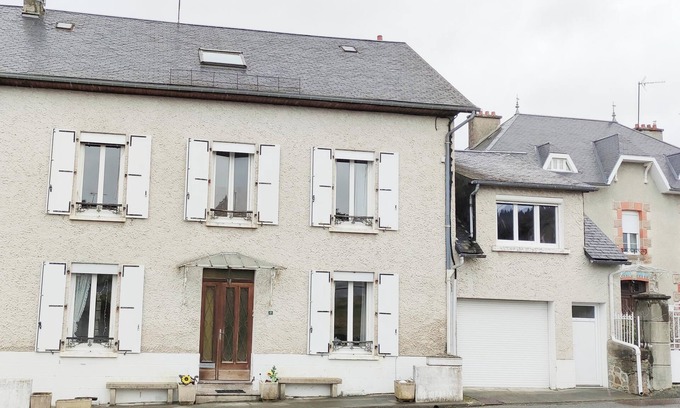 Bugeat Apartment | Apartment 'Gîte La Vigne Bugeat' with Shared Garden & Wi-Fi