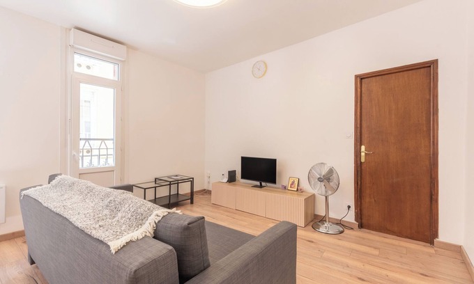 Lourdes Apartment | Apartment 'Grottes De Lourdes - 4 Pers' with Wi-Fi