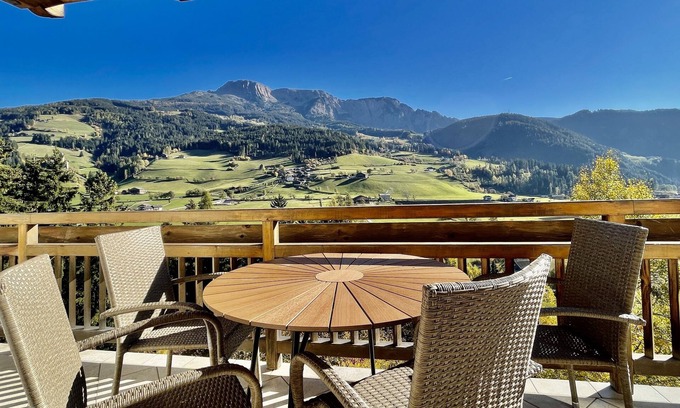 Sarntal House | Apartment HaNiLe with "honeymoon suite" with dream view - max. 14 pers