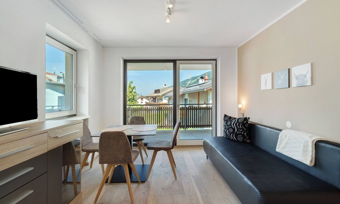 Villabassa Apartment | Apartment "Hofer Barbara" with Mountain View, Wi-Fi, Balcony and Garden