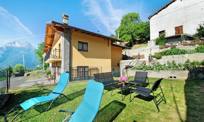 Quart Apartment | Apartment 'Il Piccolo Nido' with Mountain View, Shared Garden and Wi-Fi