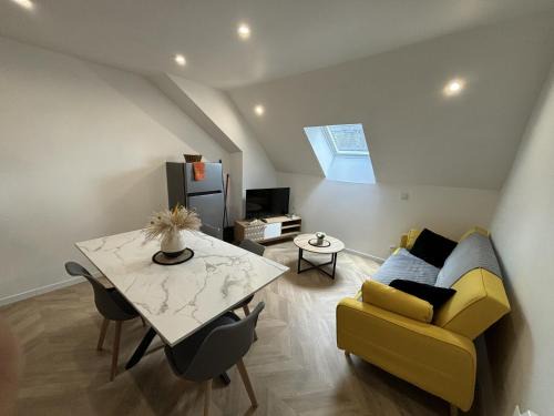 Ecommoy Apartment | Apartment in Écommoy near Le Mans Circuit