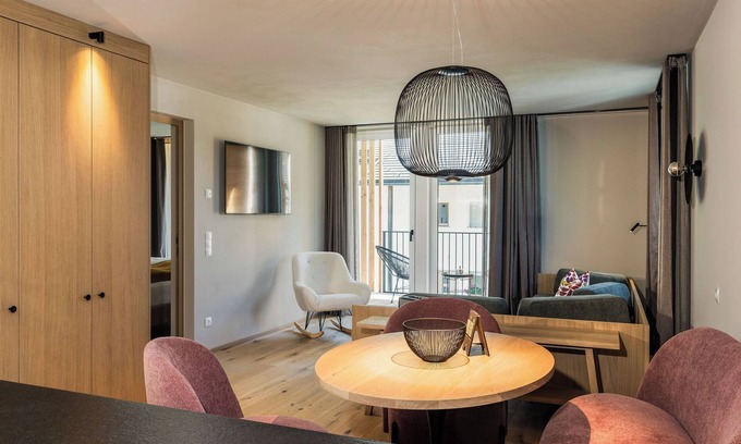 Sesto House | Apartment In A Hotel 'Apartment Harmony' with Sea View, Shared Garden and Wi-Fi