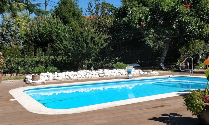 Vilaboa House | Apartment in a house with garden, pool and barbecue, 10 minutes from Pontevedra
