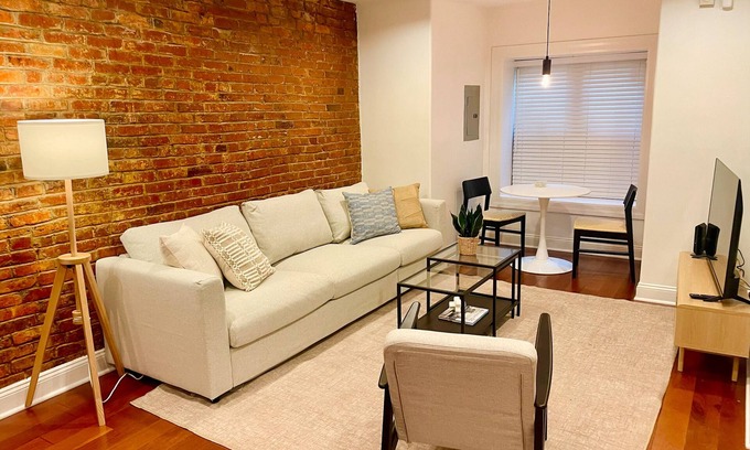 Lanier Heights Apartment | Apartment in Adams Morgan, short walking distance to 18th street and metro!