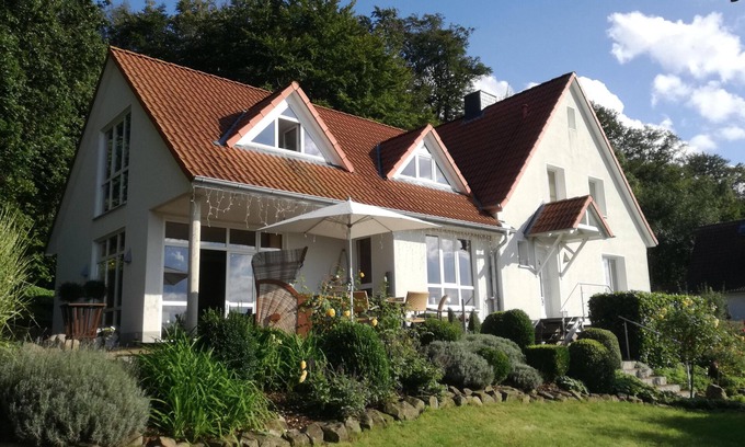 Region Hannover District Apartment | Apartment in an idyllic, sunny and quiet location on the edge of the forest with far-reaching views