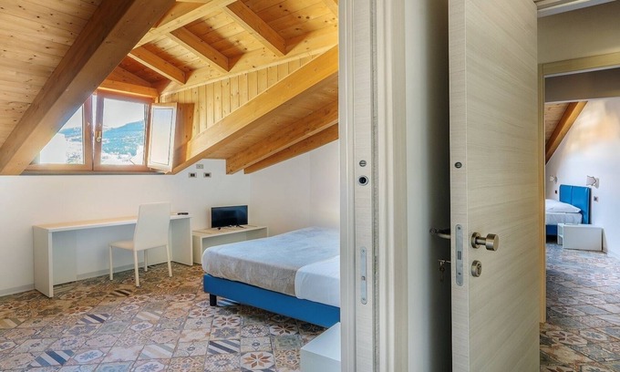 Vico Equense Apartment | Apartment in Ancient Building with Jacuzzi