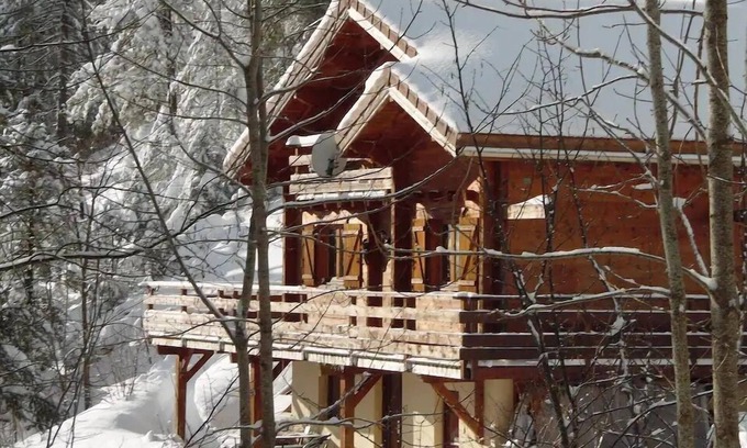 Mijoux Apartment | Apartment in Chalet Col de la Faucille