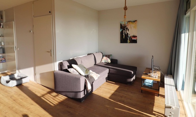 Heeg Apartment | Apartment in Heeg with Heegermeer Views