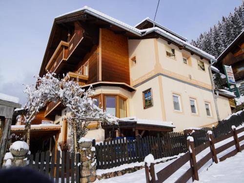 Hippach-Schwendberg House | Apartment in Hippach with Mountain Views