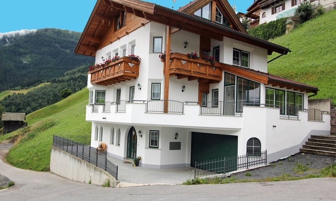 Landeck Apartment | Apartment in Hochgallmigg near Ski Lift