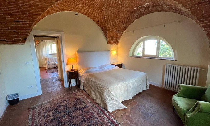 Buggiano Apartment | Apartment in eighteenth-century villa