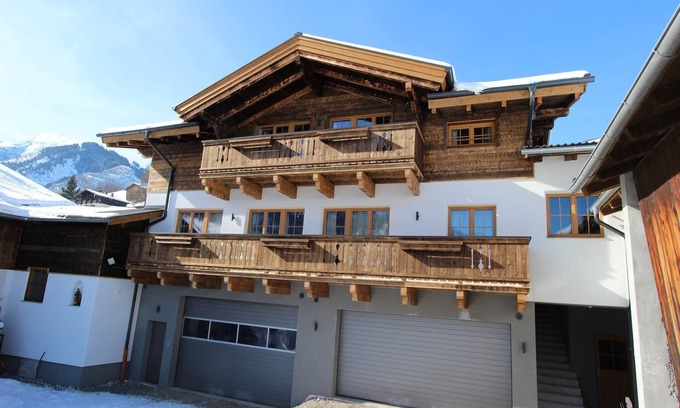 Kaprun Villa | Apartment in Kaprun with Ski-in/Ski-out Access