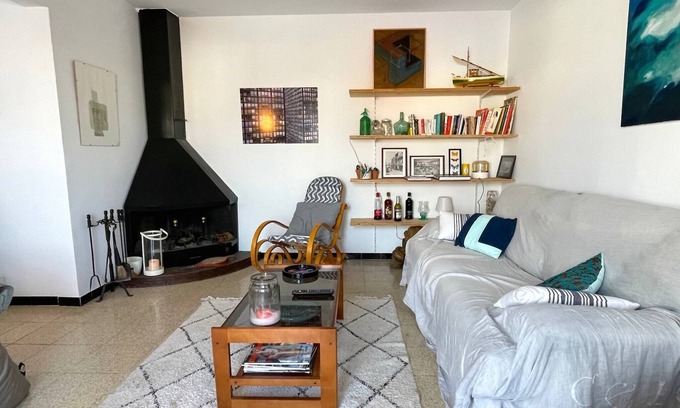 Pedrinya Apartment | Apartment in Lescala near Sandy Beaches