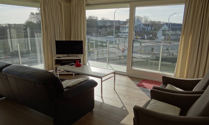 Nieuwpoort-aan-Zee Apartment | Apartment in Nieuwpoort near Sandy Beaches