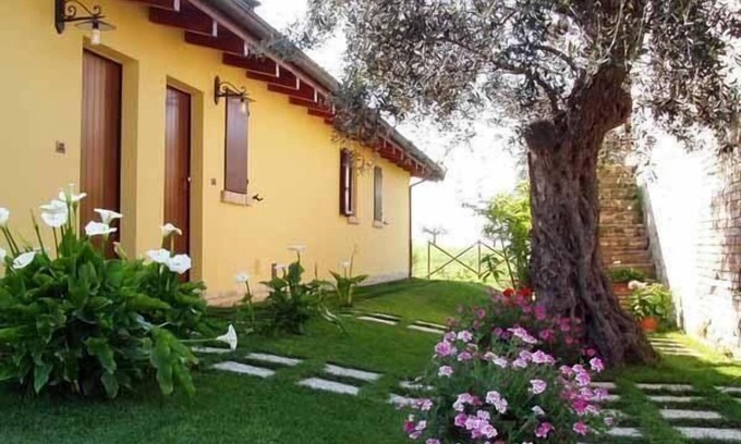 Notaresco Other | Apartment in Notaresco with Private Parking